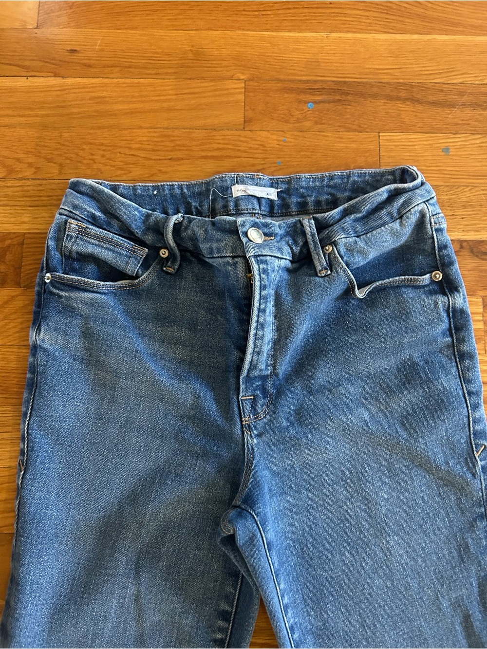Good American Split Twist Hem Med Wash Flare Jeans in Women’s 8/29 - Picture 4 of 9